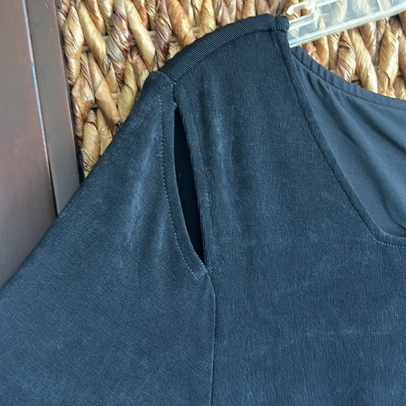 Chico’s jumpsuit travelers black zip back elastic 14” flat waist, wide leg 12” - Picture 3 of 7